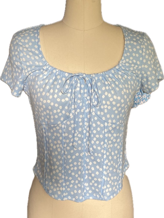 Just Polly New York Tops - Blue Daisy Tie-Front Crop Top